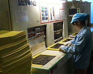 Rigid-Flex PCB core stacking and seamless lamination process ensuring stable integration of rigid and flexible layers